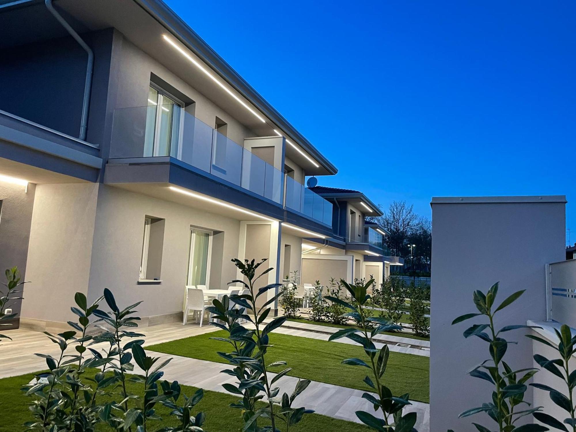 Polinesia 8 Villa Lido delle Nazioni Luaran gambar